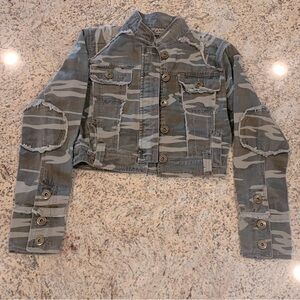 Camo Crop Fray Detail Jacket